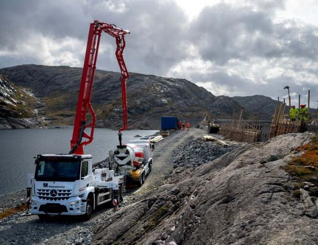 For dam Svartavatnet ville utslippet av CO2 blitt over 1000 tonn med en standard prosjektgjennomføring. I pilotprosjektet er utslippet redusert til ned mot 350 tonn, blant annet ved bruk av elektriske anleggsbiler og lavkarbon betong. Foto: Odd Mehus