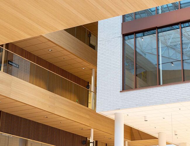 Bilde: Kommunegården i Sandvika. BREEAM-NOR Outstanding. Foto: Insenti