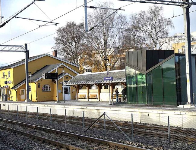 Ambisjonen har vært å gi Sørumsand stasjon et løft med spesifikt fokus på god lesbarhet, trygghet og anvendbarhet. Foto: Stig Ervland Lillestrøm kommune.