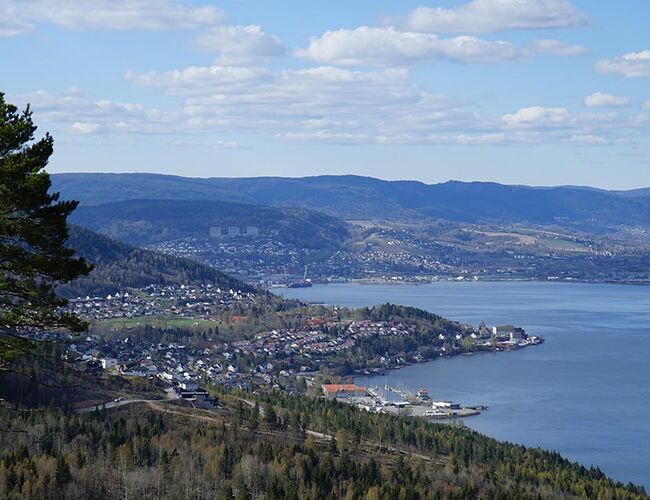 Det nye renseanlegget skal bygges under Nordbykollen i Drammen og skal bidra til å bedre vannkvaliteten i Drammens- og Oslofjorden.  Foto: Adobe Stock/Oleksandr