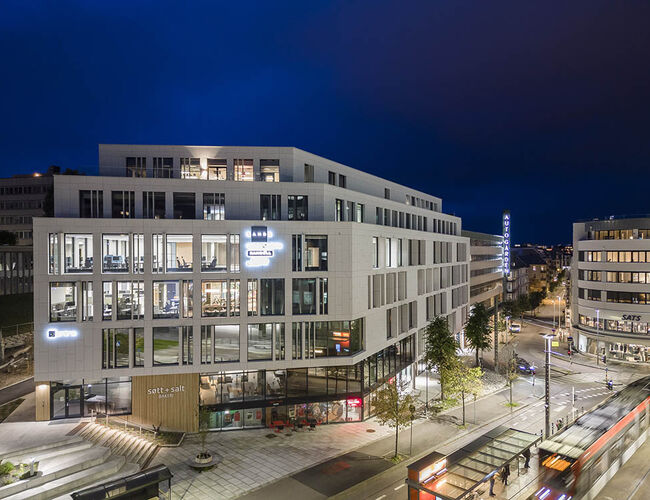 Juryen: Et vellykket tiltak som svarer på tidens klimatiske og energimessige utfordringer, samtidig representerer det vår tids arkitektoniske uttrykk i en by som hele tiden skal være under fornying og utvikling. Foto: Hundven-Clements Photography