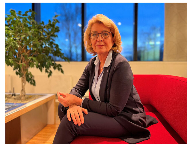 – Vi foreslår en tverrpolitisk energikommisjon for å meisle ut en felles politikk som bygger bro mellom industri- og klimamålene på den ene siden, og behovet for kraft, nett og energieffektivisering på den andre siden, sier Åslaug Haga, leder av Fornybar Norge. Foto: Fornybar Norge