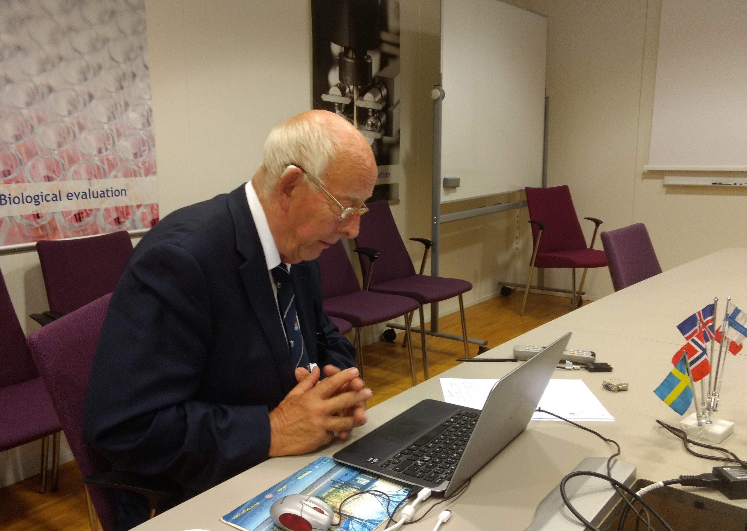 Arne Hensten, a frontrunner in the world of dentistry, retires