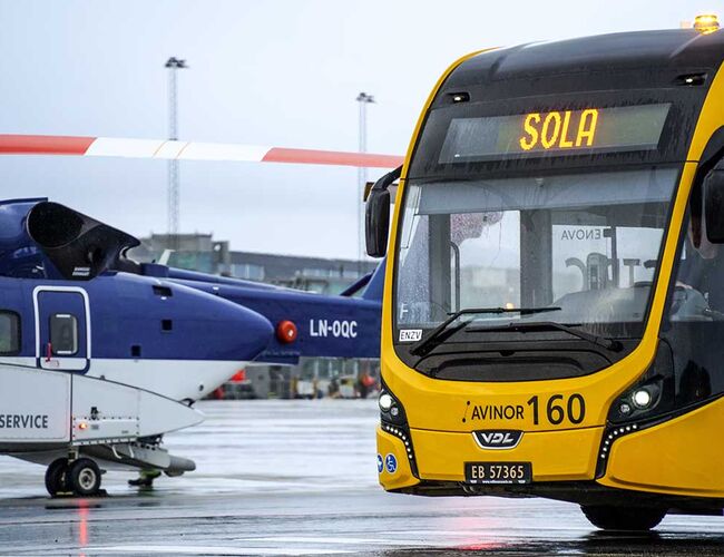 Elektrisk buss på Stavanger lufthavn, Sola. Illustrasjonsbilde: Avinor / Øystein Løwer