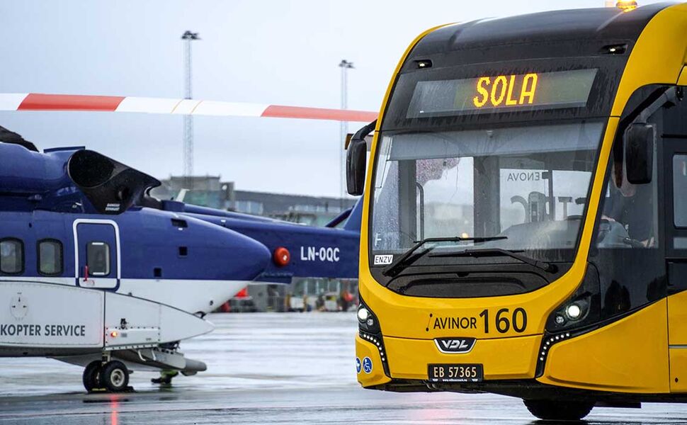 Elektrisk buss på Stavanger lufthavn, Sola. Illustrasjonsbilde: Avinor / Øystein Løwer