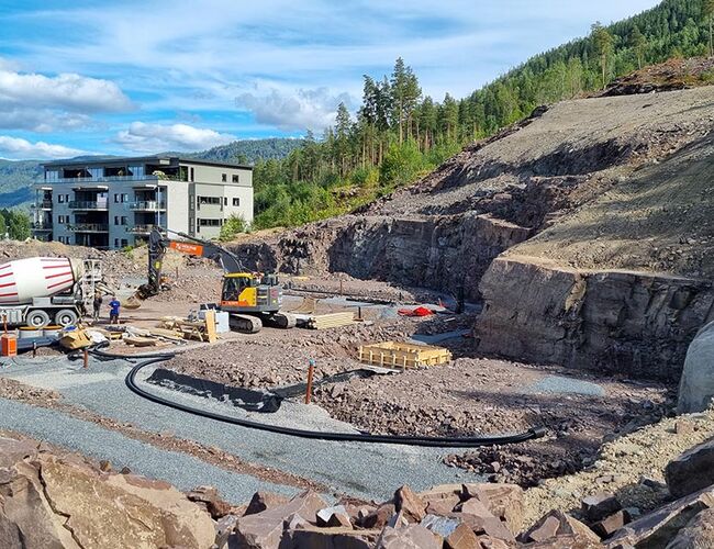 Bildet er fra Klokkerlia 34 der Nære har levert varme og GTML har boret energibrønnene. Foto: GTML