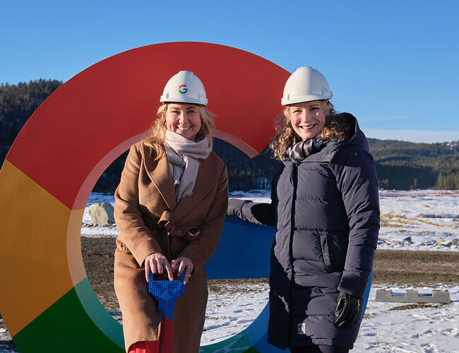 Norgessjef i Google, Tine Austvoll Jensen og digitaliserings- og forvaltningsminister Karianne O. Tung. Foto: Matias Fosso
