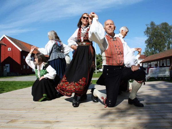 Sammen for folkedansen