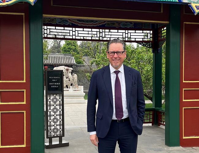 Konsernsjef Remi Eriksen i DNV lanserer idag DNVs rapport - Energy Transition Outlook China 2024 -  i Beijing. Foto: DNV