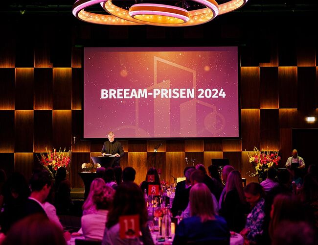 Over 100 mennesker var torsdag 6. juni samlet på The hub for å være med på Norges første BREEAM-prisutdeling. Foto: Grønn Byggallianse