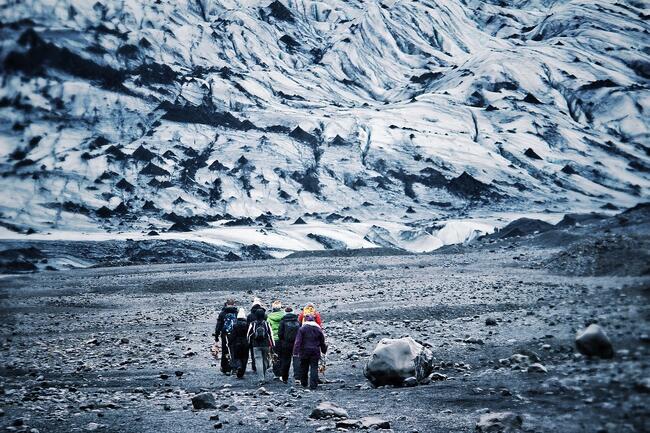 glacier-hiking-1263140_1280