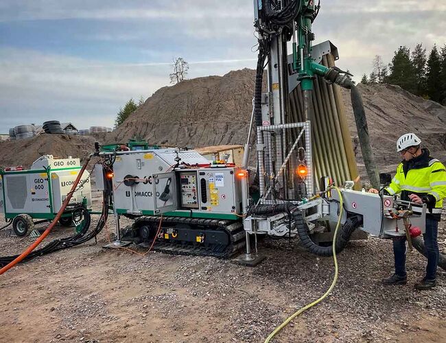 Borerigg drevet av elektrisitet. Foto: Rototec