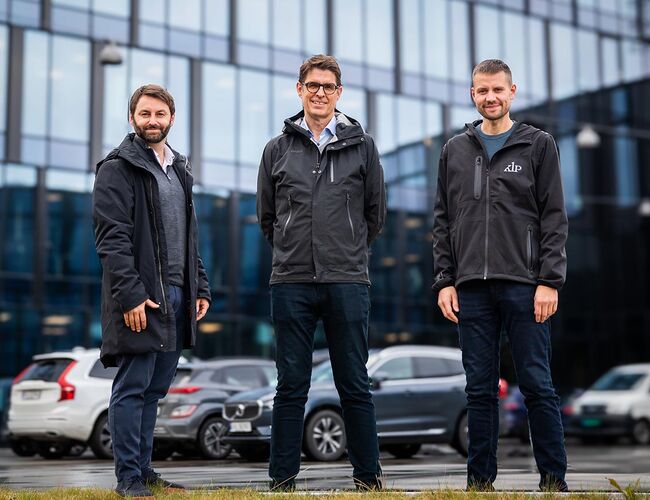 F.v.: Alexis Sevault, CTO i Cartesian, Jonas Utvik, salgssjef i Cartesian, og Jonas Brenntrø, teknisk-digital eiendomsforvalter i KLP Eiendom. Foto: Martin Håndlykken, NemiTek