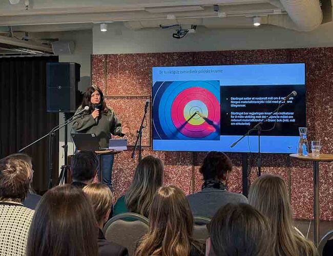 Karoline Andaur, leder i WWF, avbildet på et frokostmøte hos EY Norge på tirsdag. Foto: EY Norge