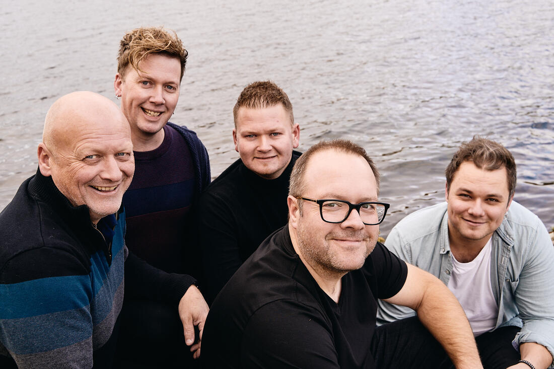 Lendmenn består av (f.v.) Bjarne, Bjørn Kåre og Mads Erik Odde, i tillegg til Øyvind Sandum og Steinar Odde. Foto Thor Hauknes.