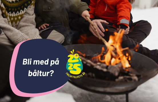 Familie  griller på bål.