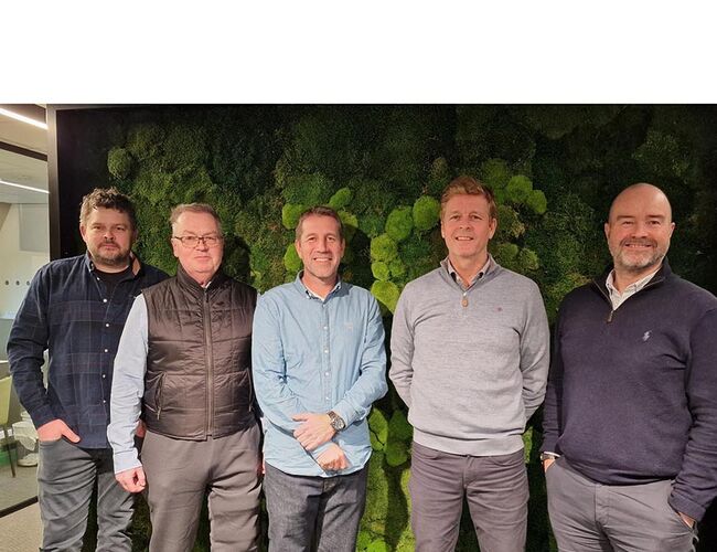 Fra venstre: Dagfinn Kreken, Jørgen Landskaug, Kim Olsen, Øystein Worren og Terje Borkenhagen. Foto: BlueTec