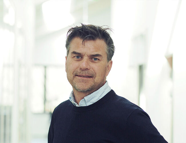 Vi må helhjertet fremme utviklingen av digitalinfrastrukturen vår, blant annet for å bygge et sikkert og fremtidsrettet energilandskap, mener Ronny Micaelsen i Schneider Electric. Foto: Schneider Electric