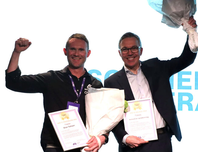 Stian Tollisen fra Skarpnes (t.v.) og adm. dir. Terje Pilskog i Scatec. Foto: Fornybar Norge