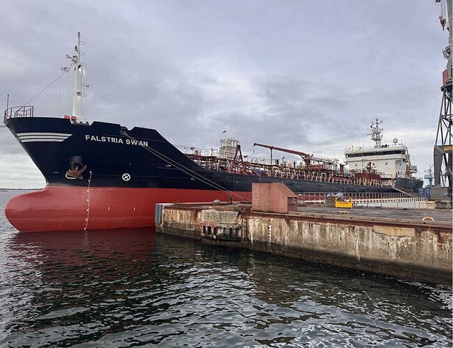 På skipet Falstria Swan fra rederiet Uni-Tankers er det nå installert avanserte sensorer som kan måle blant annet sotpartikkelutslipp i sanntid – en teknologi som er avgjørende for å redusere skipsfartens miljøpåvirkning. Foto: Teknologisk Institut