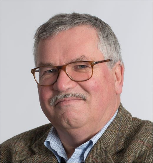 Bilde av en mann med briller