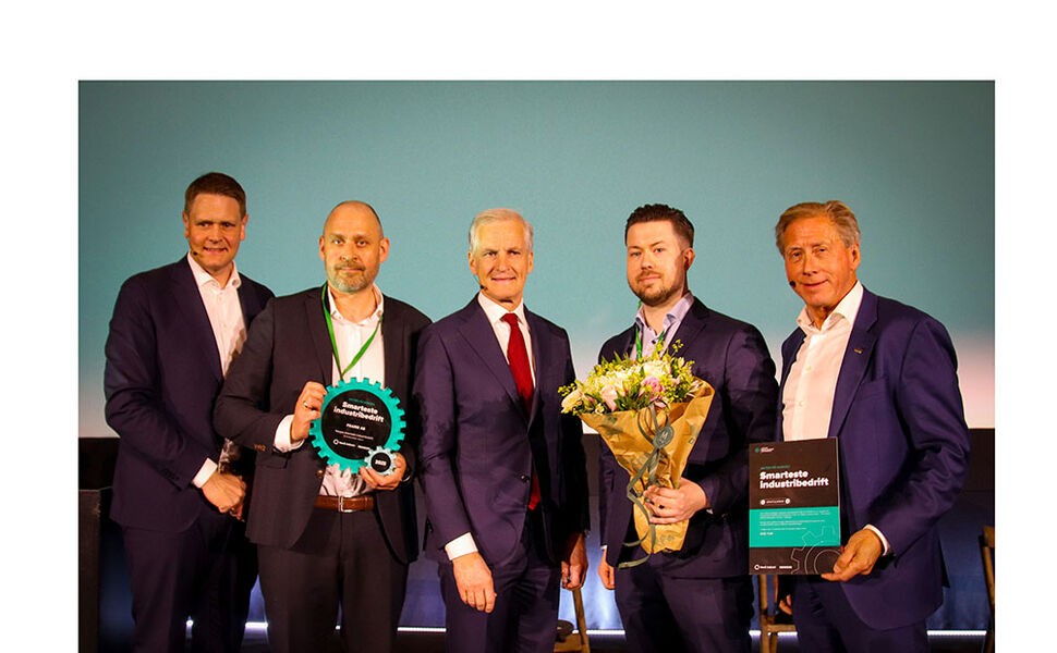 Fra venstre: Harald Solberg, Norsk Industri; Richard Sulen, Framo; statsminister Jonas Gahr Støre; Christer Havsgård, Framo og Nils Klippenberg, Siemens. Foto: Tone Buene, Norsk Industri