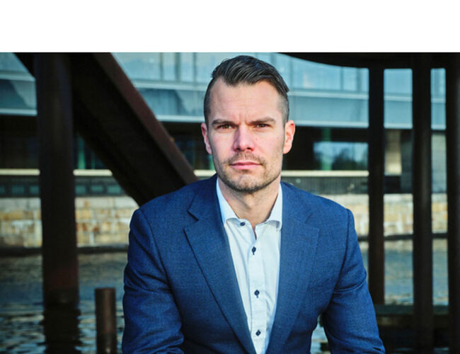 – Vår innovative serviceplan er spesialutviklet for virksomheter som er avhengige av uavbrutt strømforsyning, sier Gustav Gustavsson, VP Services i Schneider Electric Norden og Baltikum. Foto: Schneider Electric