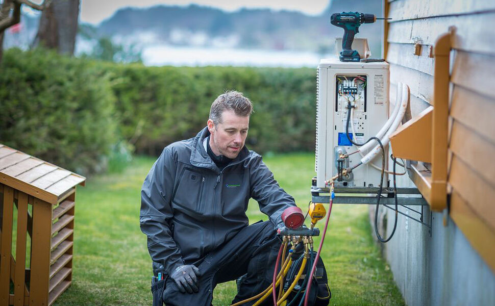 Installasjon av Kinnans installatørkjede Klimaekspertene. Foto: Kinnan