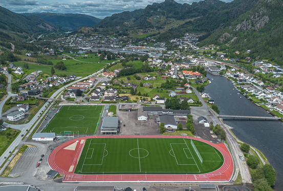Bilde av ny fotball / løpebane på Moi