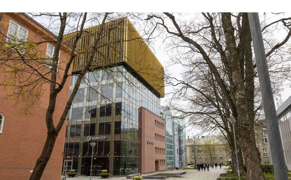 Energibygget ligger vegg i vegg med NTNUs Elektrobygg på Gløshaugen. Foto: SINTEF