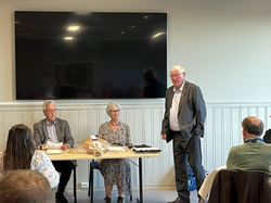 Æresmedlemkomiteen bestående av Runar Dahl, Astrid Westby og Sven Tore Johansen