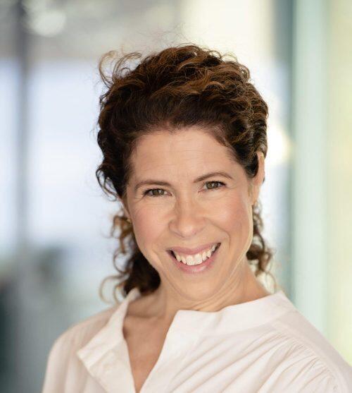Danseforskaren Elizabeth Svarstad er ny redaktør av Musikk og tradisjon. Foto: https://norskfolkemusikklag.wordpress.com/