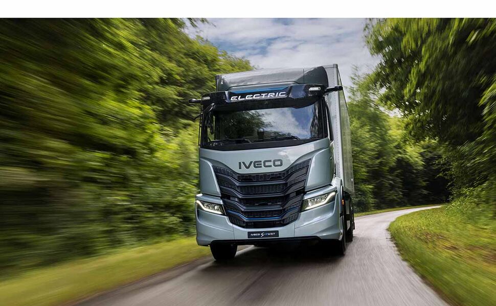 Den nye IVECO S-eWay markerer et gjennombrudd innen elektrisk transport med stilrent design, lang rekkevidde og intelligent teknologi, og egner seg svært godt til distribusjonskjøring, både for by- og regiontrafikk. Foto: IVECO