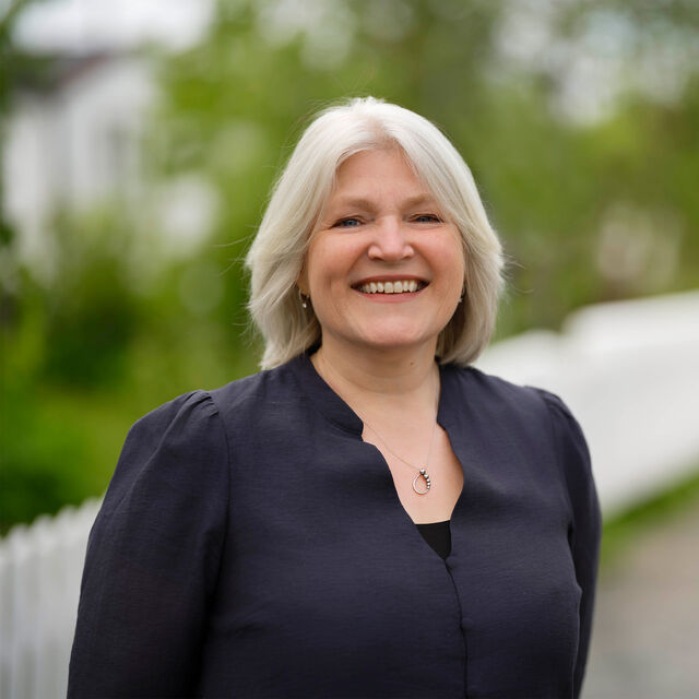Picture of Senior Scientist Ellen Bruzell