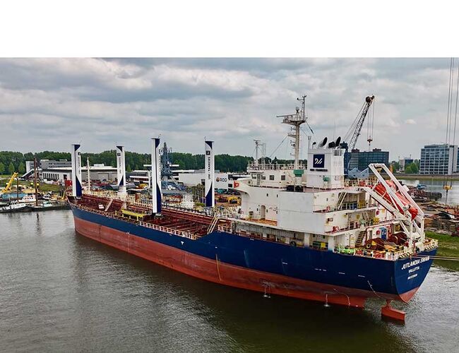 Jutlandia Swan med alle fire vindseil, VentoFoils, montert – klar for neste fase i Cleanship-prosjektet. Foto: Teknologisk Institut