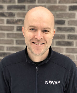 – Ved å delta på Heat Pump Day er dere med på å styrke varmepumpens posisjon som en fremtidsrettet og bærekraftig løsning, sier daglig leder i NOVAP, Rolf Iver Mytting Hagemoen. Foto: NOVAP