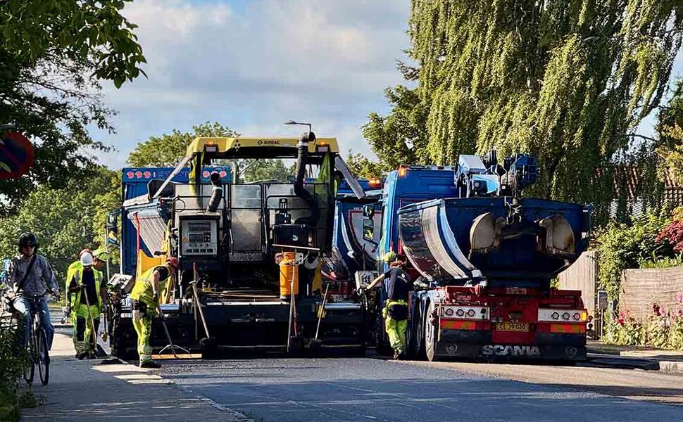 Den nye asfalt­typen er utviklet spesielt for å redusere partikkelforurensning fra trafikken, gjennom en spesiell overflatestruktur som både er slitesterk og i stand til å fange partikler. Foto: Teknologisk Institut