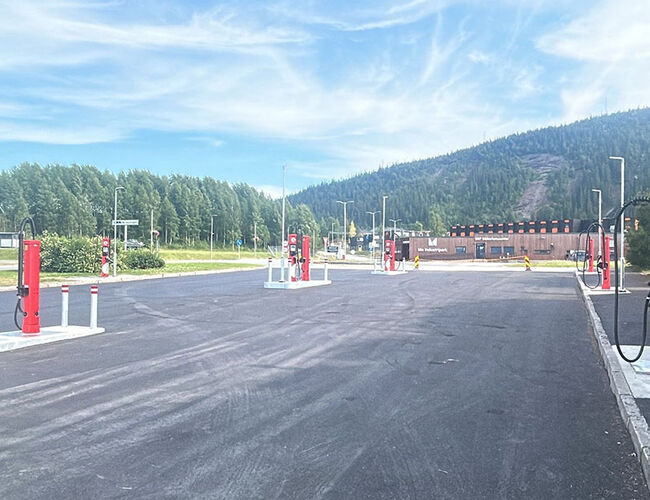 10 nye 400 kW-ladere er på plass på Circle K Mo i Rana. Foto: Circle K