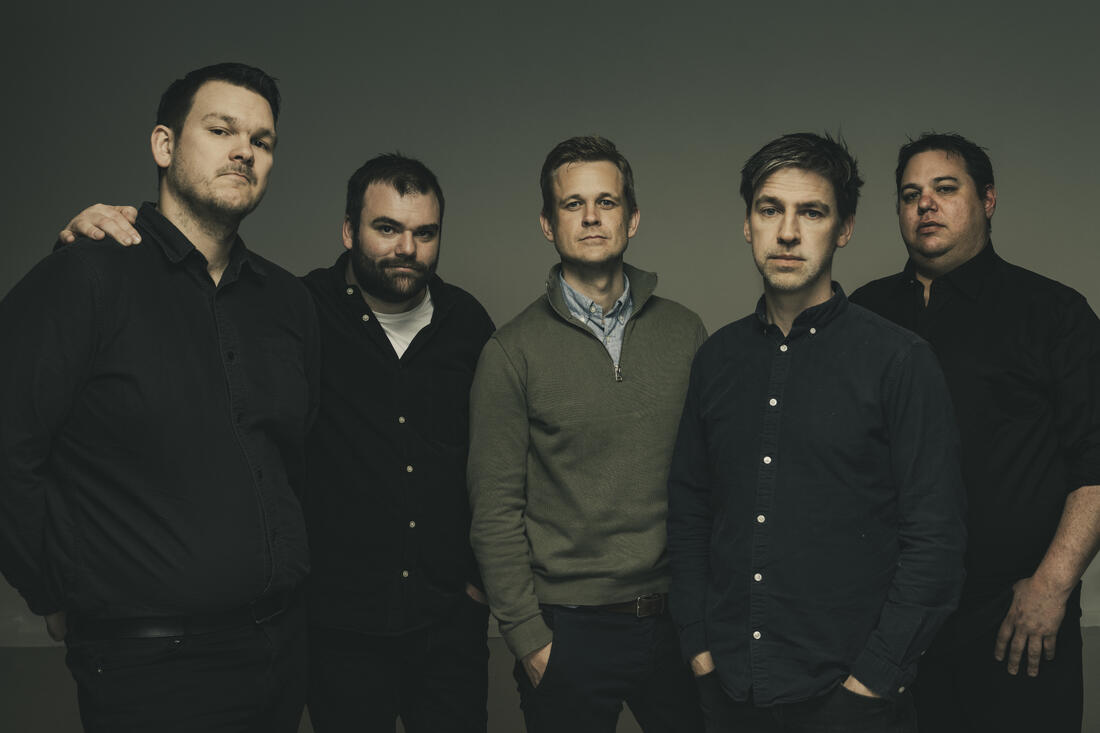 Ei kjent gamaldansgruppe platedebuterer på Landsfestivalen i Oppdal i ettermiddag. Foto: Thor Brødreskift.
