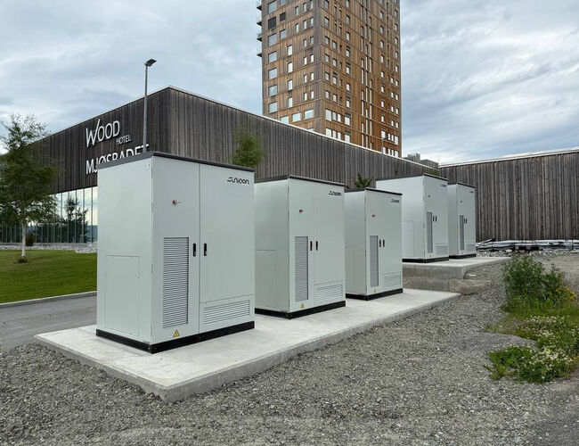 Batteri installasjon på Mjøstårnet. Foto: Suniqon