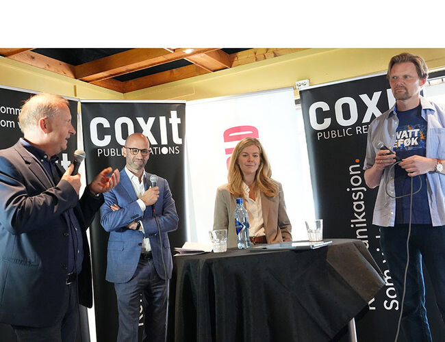 På Solsiden Tapas i Arendal møttes (fra venstre) Ove Guttormsen, administrerende direktør i NHO Elektro, Aelxandre Vermot, Country President i Schneider Electric Norge, Ingeborg Kahlbom Wathne, VP Industry Development i Statkraft og Trygve Mellvang Tomren Berg, redaktør i Energiteknikk. Foto: Schneider Electric