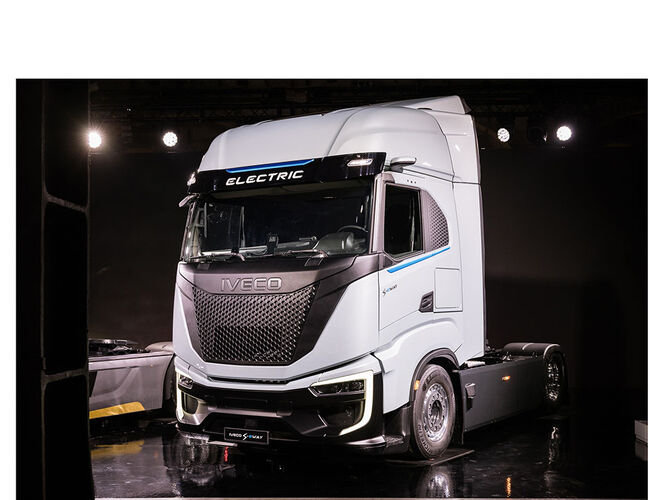 Med en rekkevidde på opptil 600 kilometer, hurtiglading på 350 kW og et avansert batteristyringssystem tilpasset det nordiske klimaet er S-eWay trekkvogn klar til å elektrifisere selv de mest krevende strekningene i Norden. Foto: Iveco