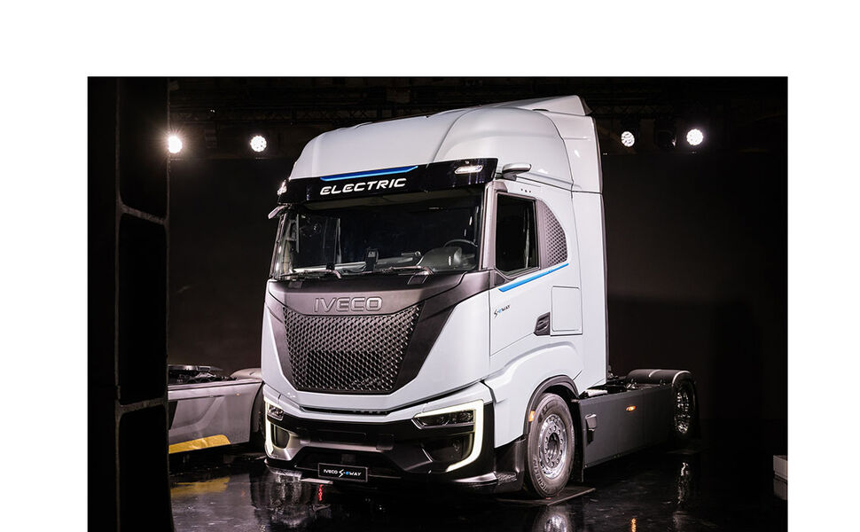 Med en rekkevidde på opptil 600 kilometer, hurtiglading på 350 kW og et avansert batteristyringssystem tilpasset det nordiske klimaet er S-eWay trekkvogn klar til å elektrifisere selv de mest krevende strekningene i Norden. Foto: Iveco