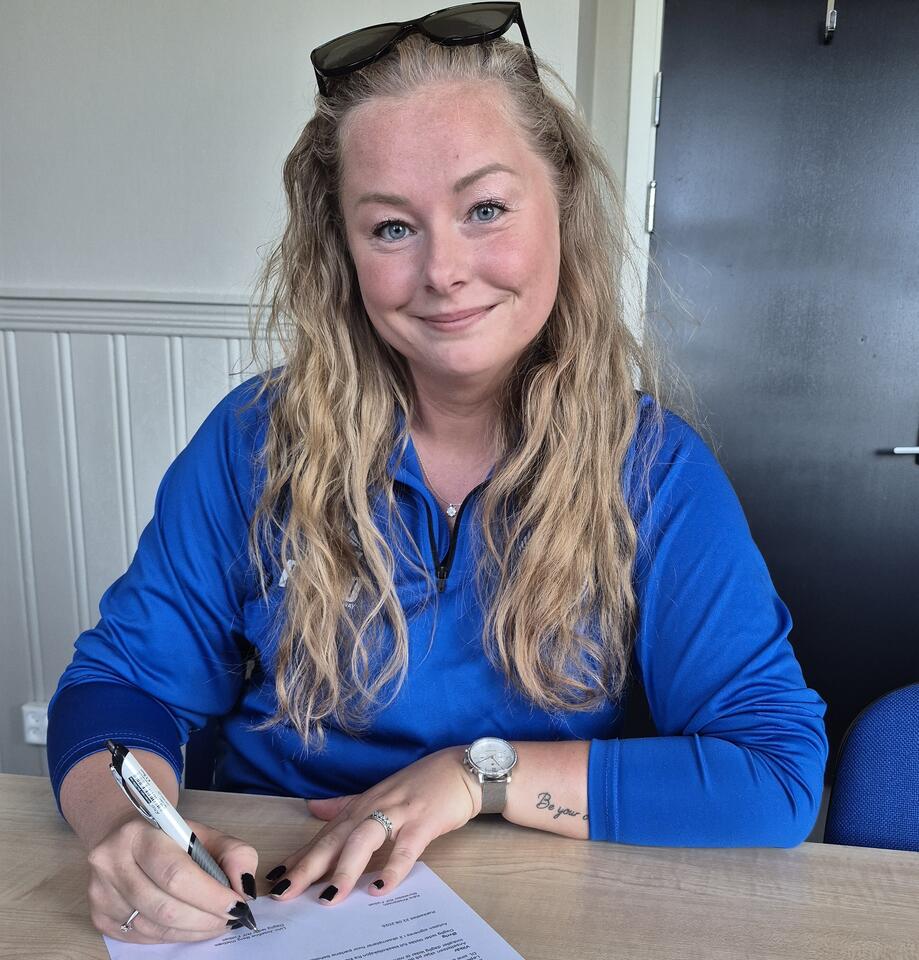 Linn signerer_2