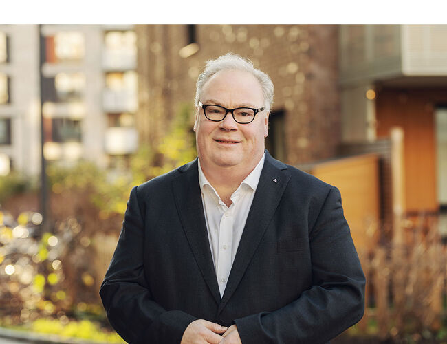 Administrerende direktør i NBBL, Bård Folke Fredriksen, er fornøyd med at mange boligeiere nå kan få støtte til relativt enkle oppgraderinger som sparer energi i boligen. Foto: Nadia Frantsen