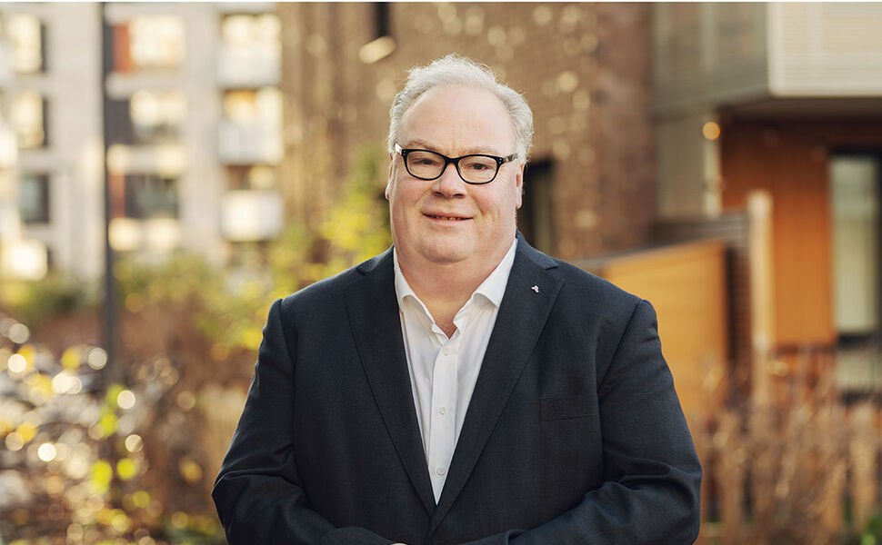 Administrerende direktør i NBBL, Bård Folke Fredriksen, er fornøyd med at mange boligeiere nå kan få støtte til relativt enkle oppgraderinger som sparer energi i boligen. Foto: Nadia Frantsen