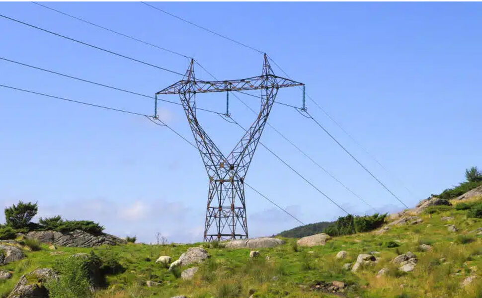 Hvis snittprisene på strøm skal ned på nivået som tilbys gjennom Norgespris, trenger Norge mer kraft og energieffektivisering. Foto: Adobestock/Ina Meer Sommer