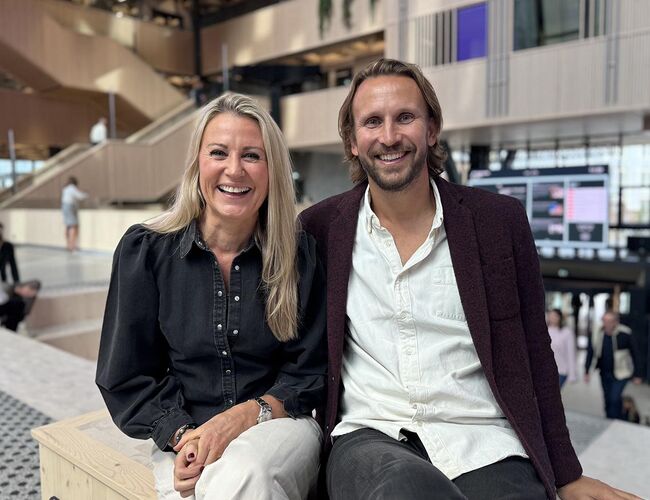 Elin Schjenken Halvorsen, daglig leder i Hovinbyen Sirkulære Oslo, og Arvild Bruun, ny prosjektleder i Hovinbyen Sirkulære Oslo. Foto: HSO