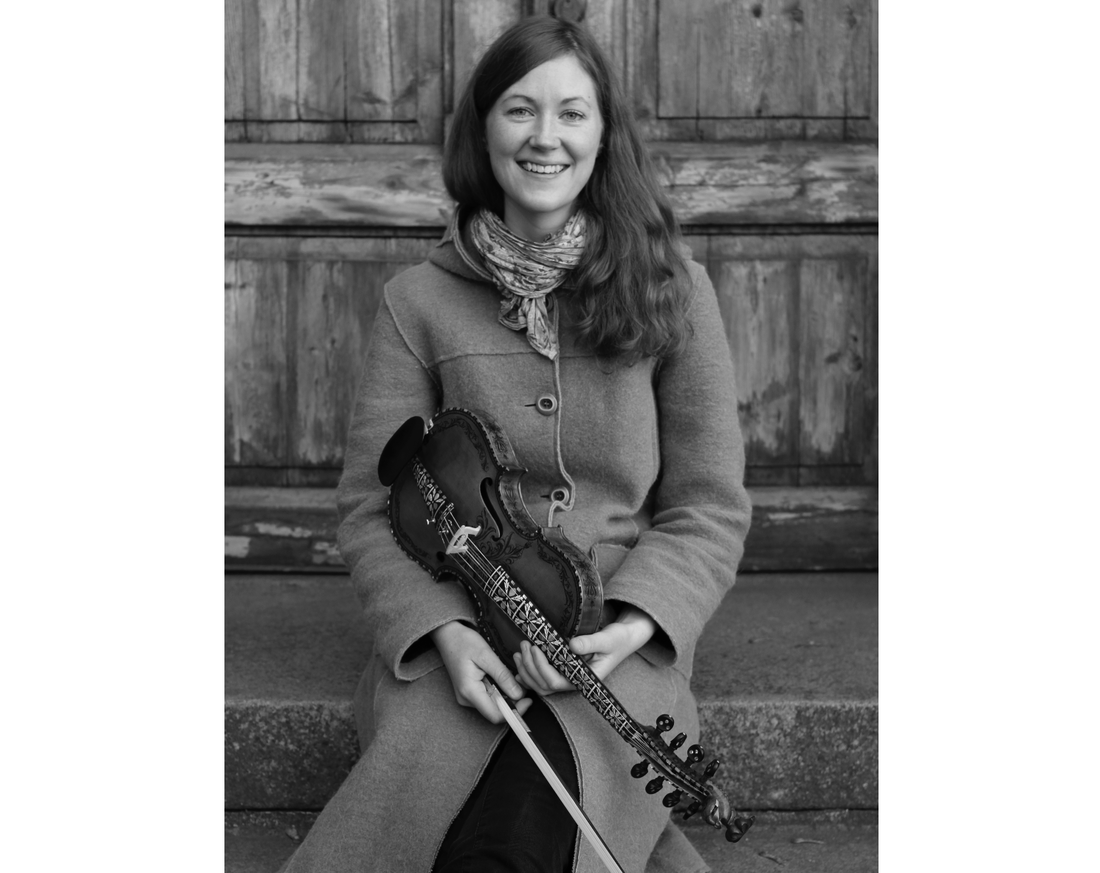 Laura Ellestad jobbar på USN på Rauland og er seminaransvarleg i Norsk folkemusikklag. Foto: Janne Hoem