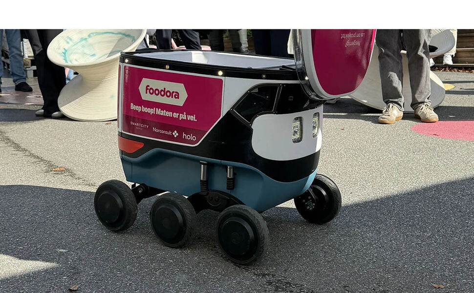 Roboten Cartken Model C er en moderne leveringsrobot som veier 34 kilo, kan bære opptil 14 kilo last og har en driftstid på 13 timer. Foto: Norconsult